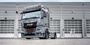 Man tgx individual lion s hotspot exterieur 2x1 width 1600 height 800